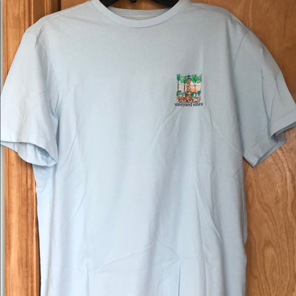 Light blue Vineyard Vines crewneck tshirt